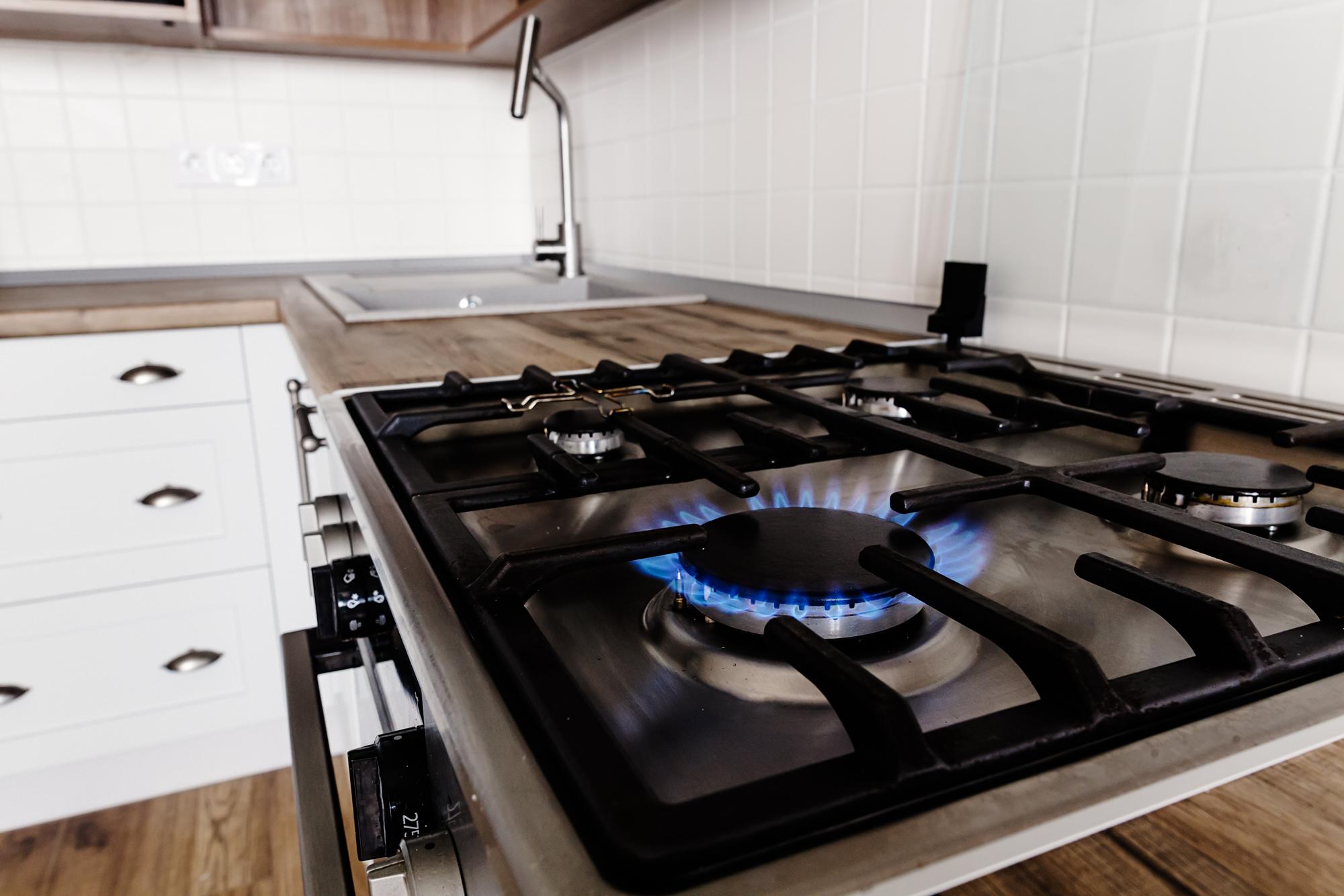 Gas stove top